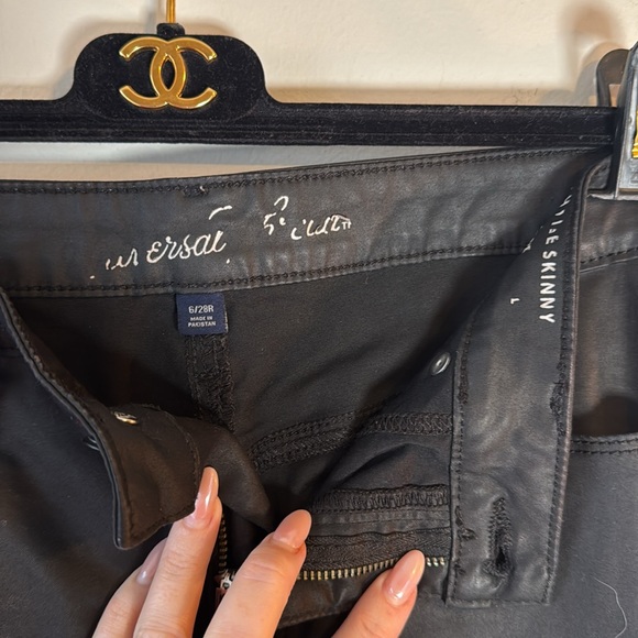 EUC Universal Thread Target Black Wax Skinny Jeans Size 6/28 - Picture 4 of 5